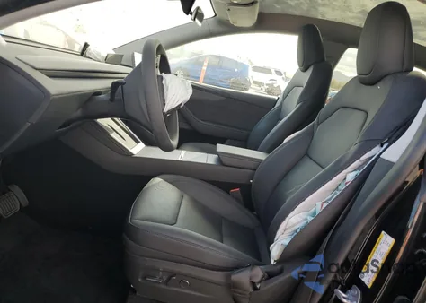 2026 Tesla Model Y from USA, damaged, VIN 7SAYGDED0TA472058